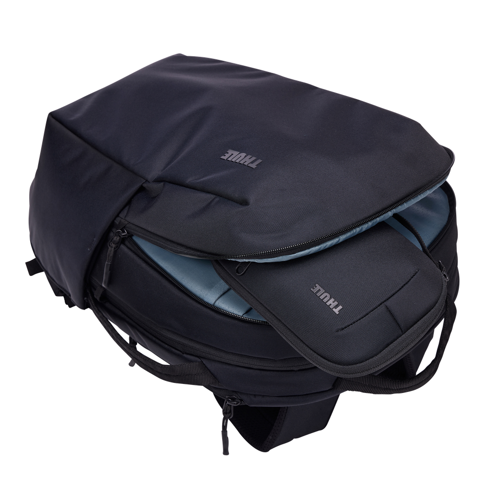 Thule Subterra 2 PowerShuttle Medium black, side profile showing its slim depth