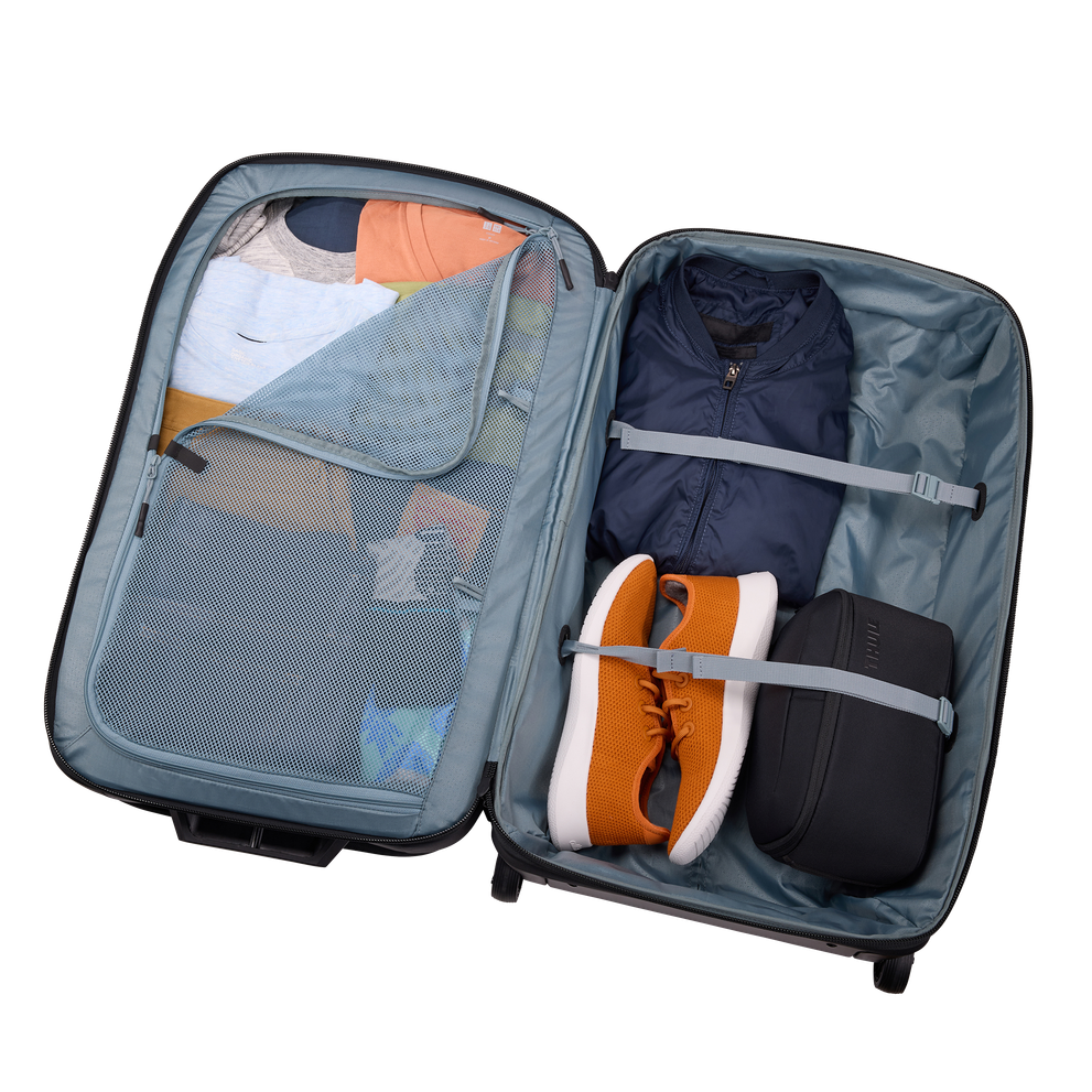 Thule Subterra 2 wheeled duffel black, oversized wheels and polycarbonate back panel