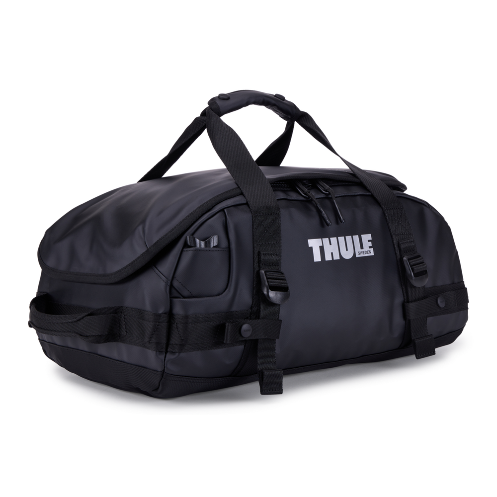 Thule Chasm duffel 30L in black tarpaulin, front view