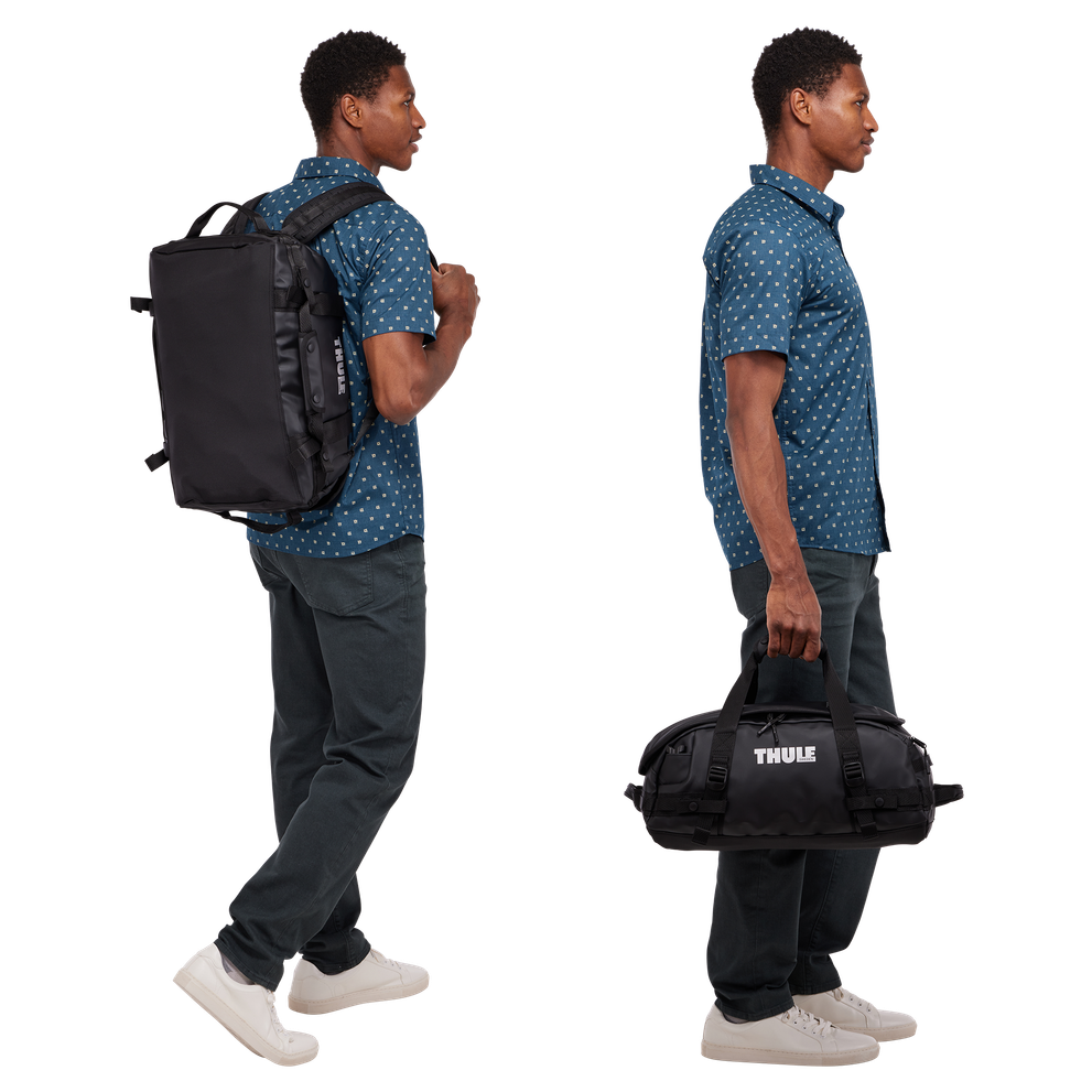 Thule Chasm duffel 30L black showing the padded bottom panel