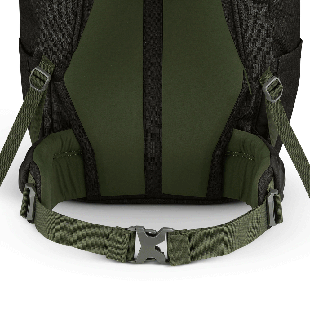 Redwing Traveler 40L Backpack - Black
