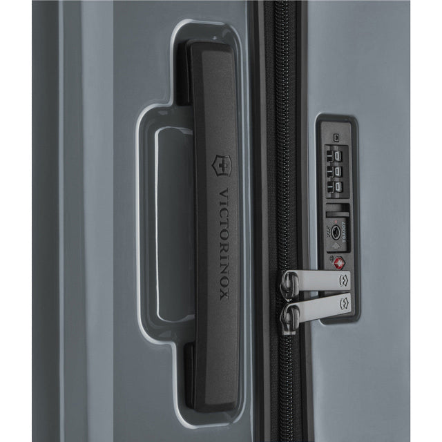 Victorinox Airox Large Hardside Case — Silver