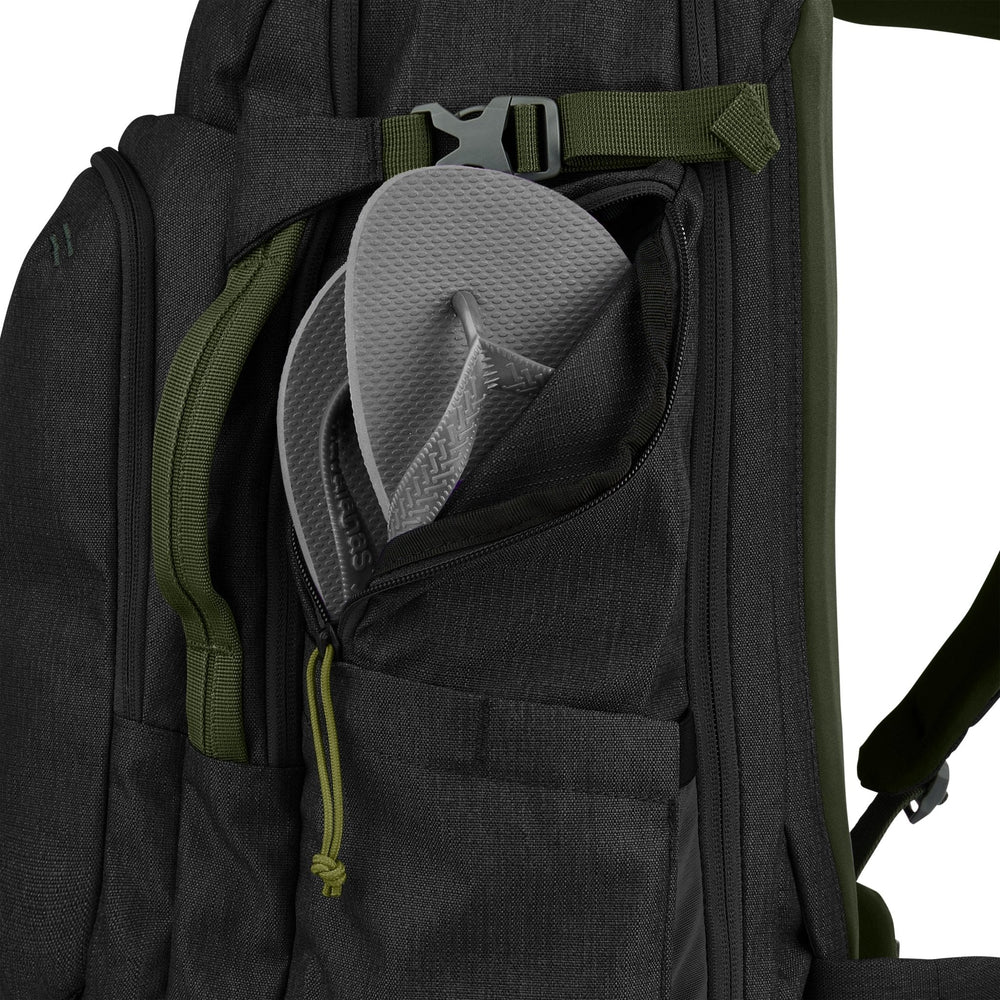 Redwing Traveler 30L Backpack - Black