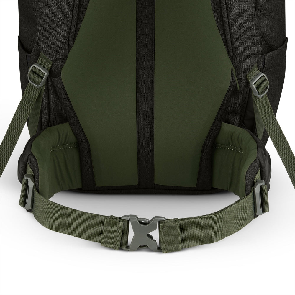 Redwing Traveler 40L Backpack - Black