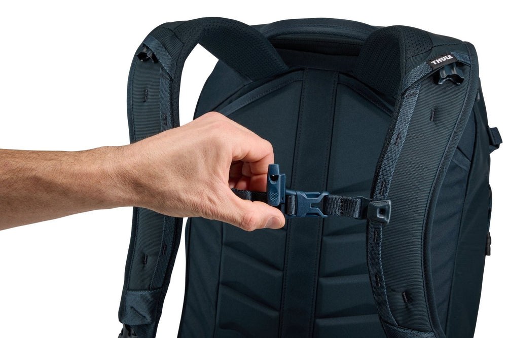 Thule Landmark 60L Travel Pack - Darkest Blue