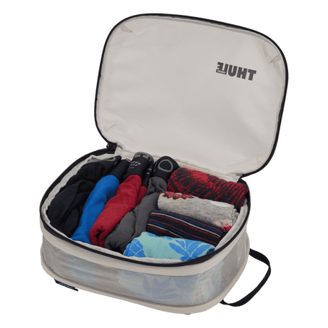 Thule compression packing cube small in white, detail of the two-way YKK zips