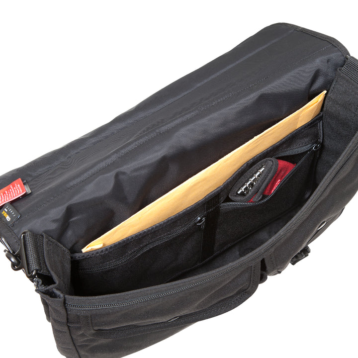Manhattan Portage The Wallstreeter with Back Zipper