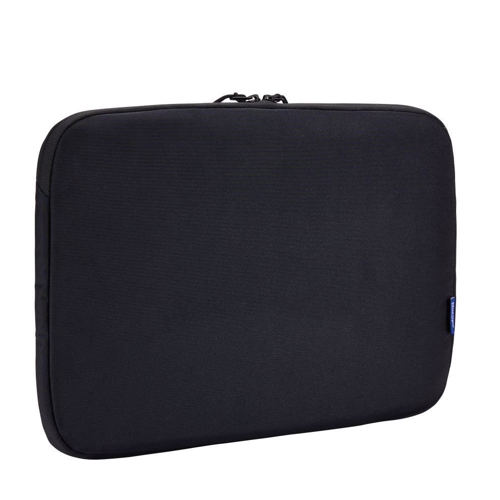 Thule Subterra 2 16in MacBook sleeve in black, rear view showing the front accessory pocket
