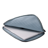 Thule Subterra 2 16in MacBook sleeve in black, detail of the side-to-top YKK zip