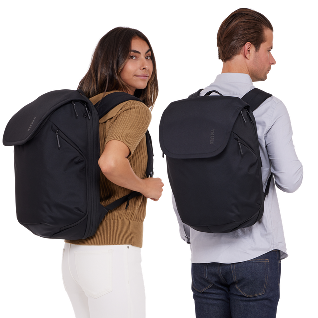 Thule Subterra 2 travel backpack black, harness straps and padded back panel