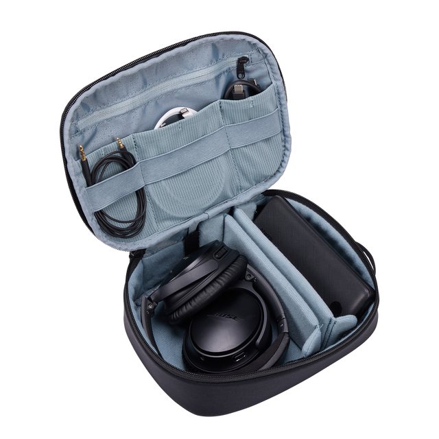 Thule Subterra 2 PowerShuttle Plus black, zipper pocket and attached key fob