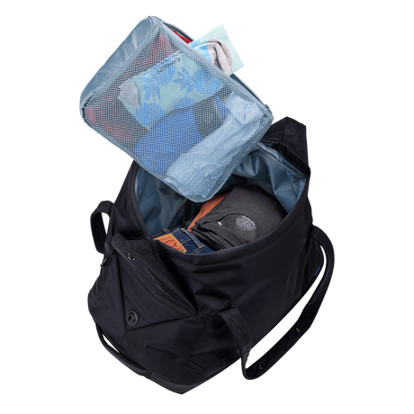 Thule Subterra 2 duffel black, end panel with the exterior accessory pocket