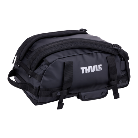 Thule Chasm duffel 30L black in backpack mode with shoulder straps out