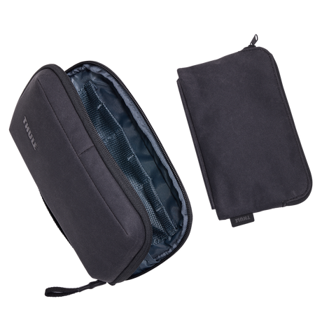Thule Aion travel organizer black with the RFID-blocking pouch detached