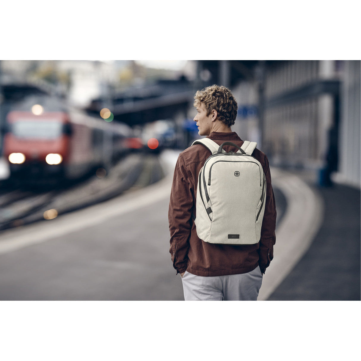 Wenger MX Light 16in Laptop Backpack Sand - Image 11
