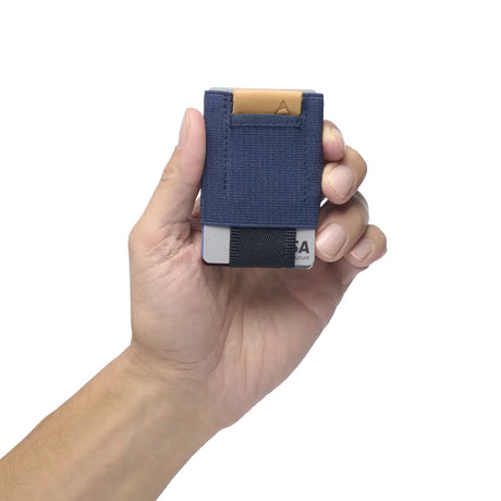 Nomatic Wallet Navy Leather Tab, detail view 2