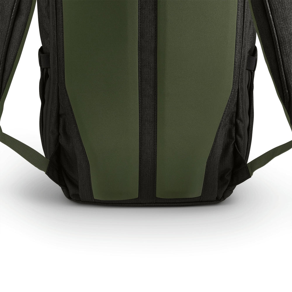 Redwing Traveler 30L Backpack - Black