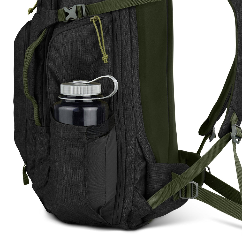 Redwing Traveler 30L Backpack - Black
