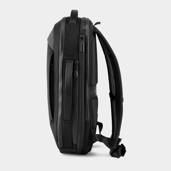 Nomatic Navigator Pack 15L, side view