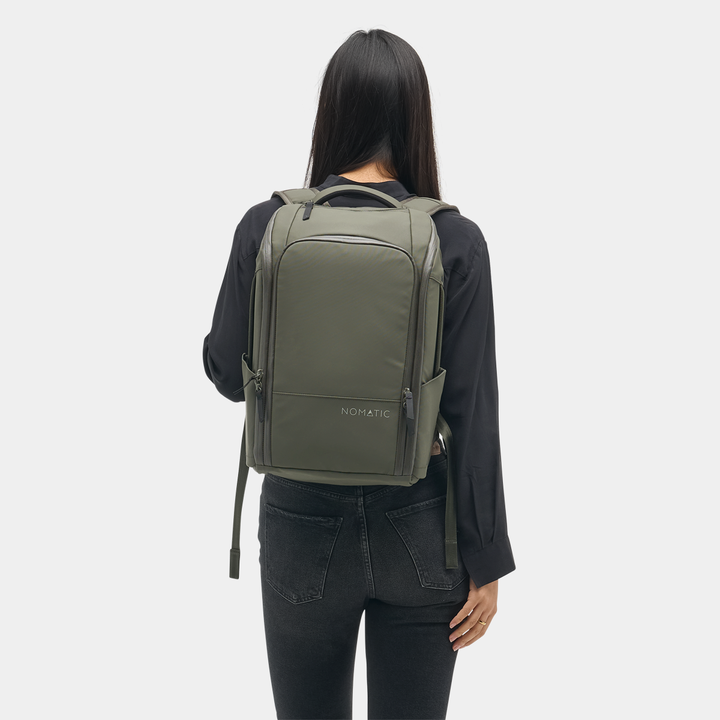 Nomatic Backpack 14L in olive